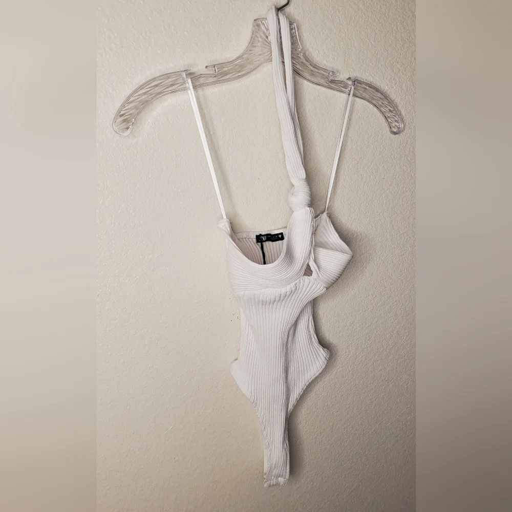 Zara Ribbed Knotted Front Bodysuit in Pearl White - Picture 4 of 8